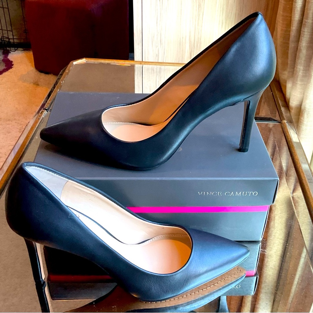 Black Pumps (Size 9) Vince Camuto